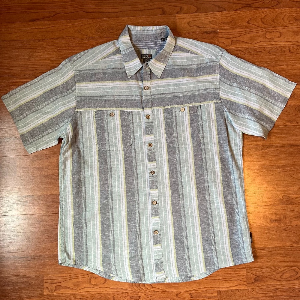 Royal Robbins Men's XL white and grey striped short sleeved shirt
